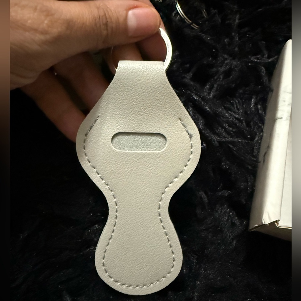 Silver keychain‎ - Picture 3 of 9